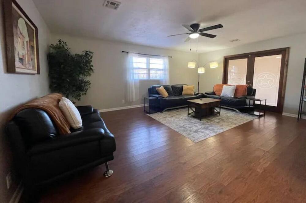Photo of Livingroom in Muskogee