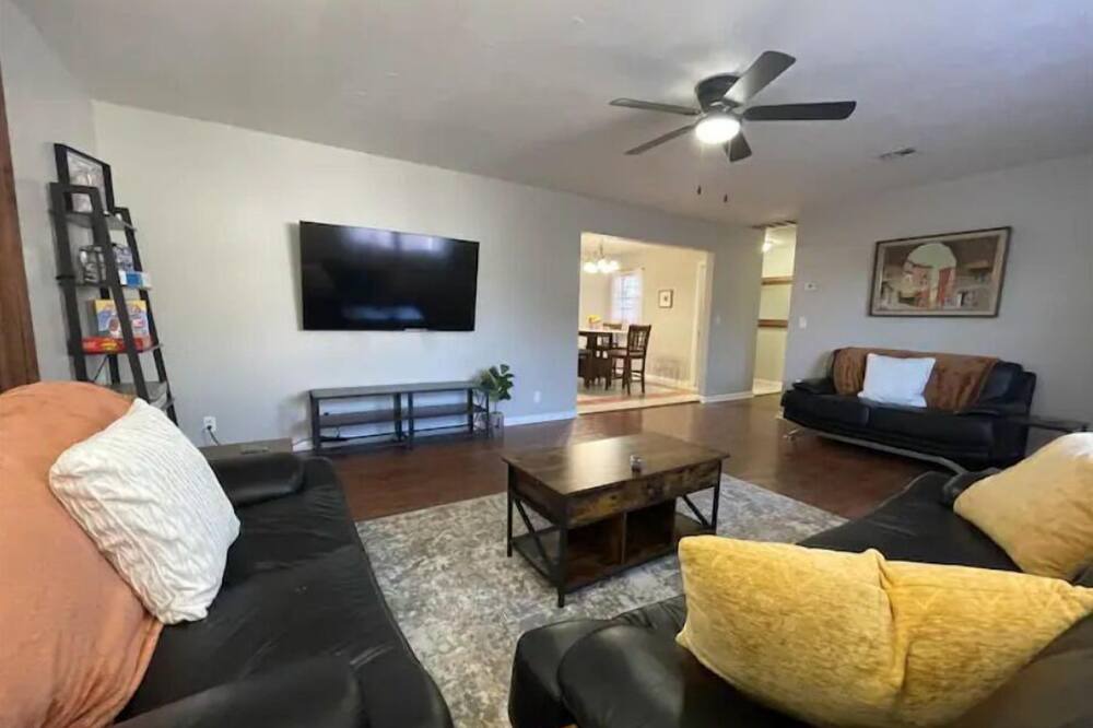 Photo of Livingroom in Muskogee