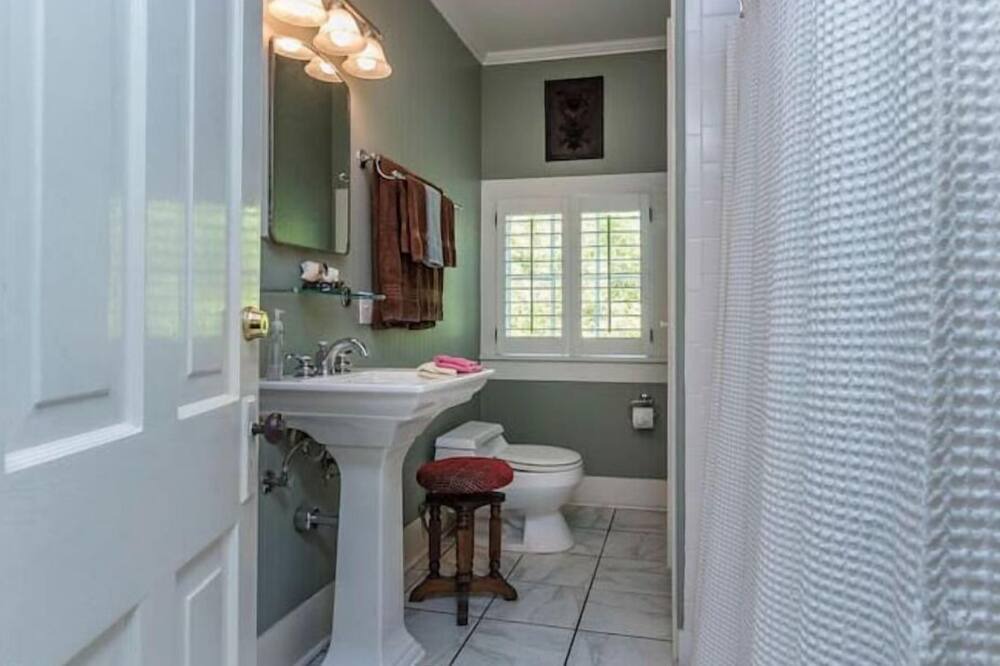 Photo of Bathroom in Franklin