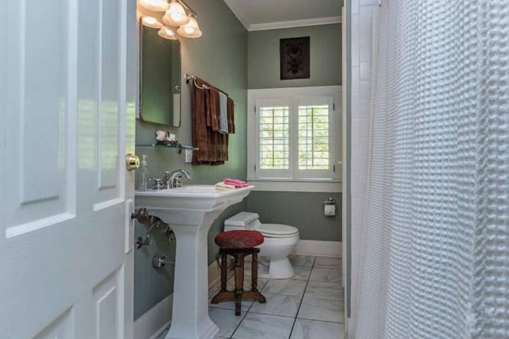 Photo of Bathroom in Franklin