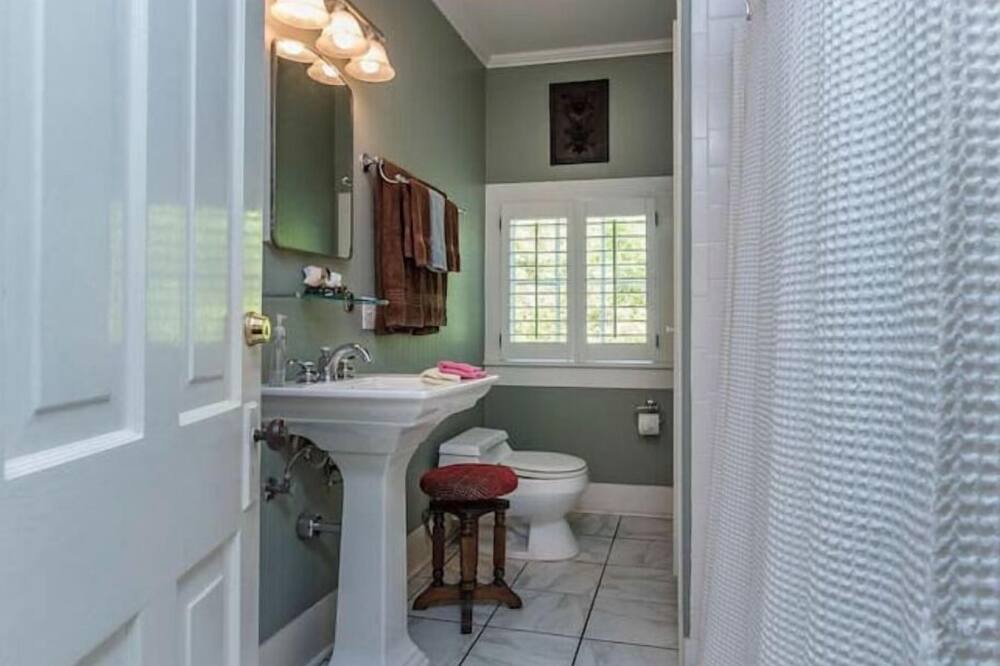 Photo of Bathroom in Franklin