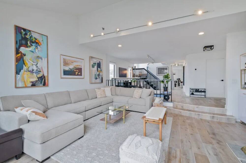 Photo of Livingroom in Teaneck