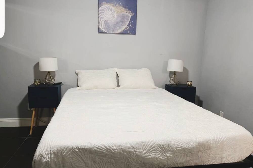 Photo of Bedroom in Coral Springs