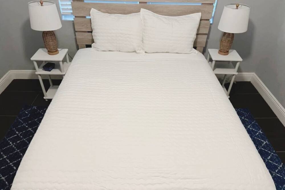Photo of Bedroom in Coral Springs