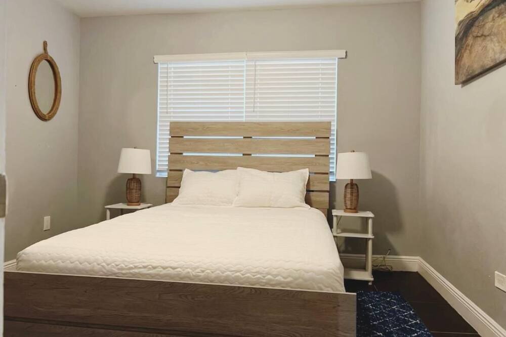 Photo of Bedroom in Coral Springs