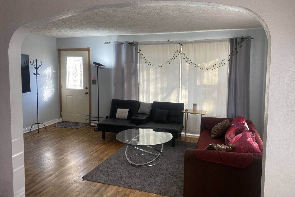 Photo of Livingroom in Beatrice