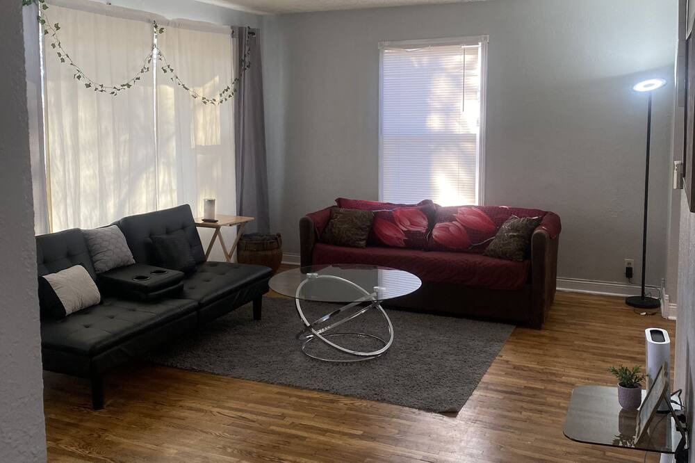 Photo of Livingroom in Beatrice