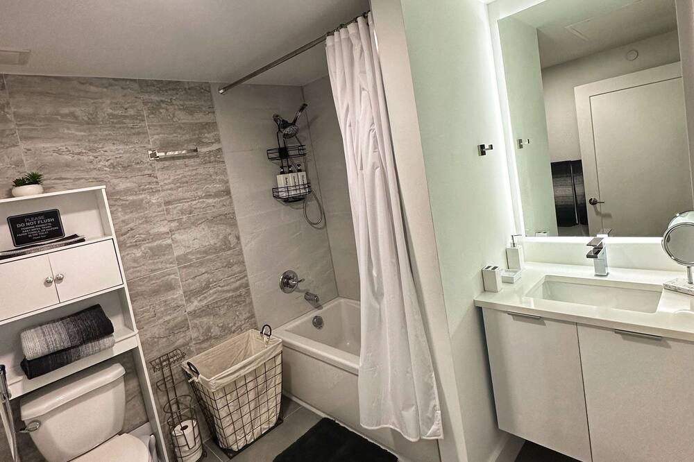 Photo of Bathroom in Guttenberg