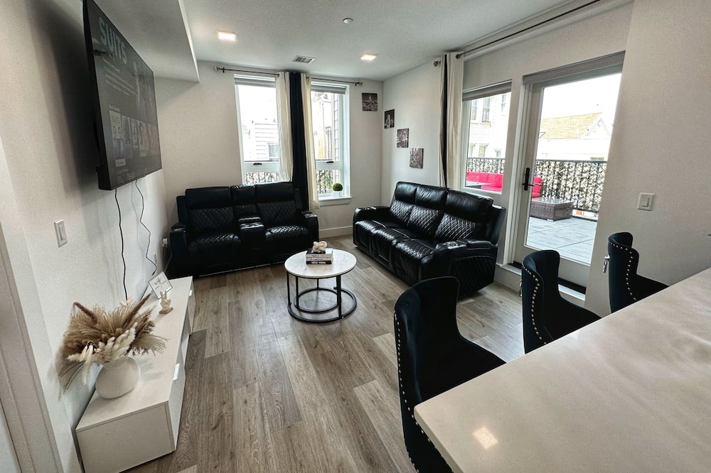 Photo of Others in Guttenberg