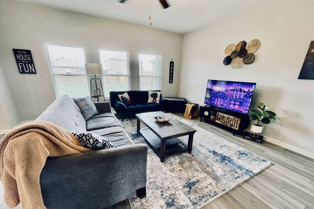 Photo of Livingroom in Liberty Hill