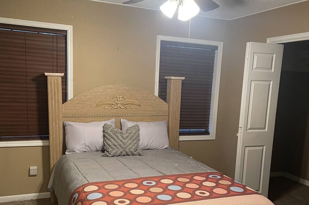 Photo of Bedroom in Alexandria
