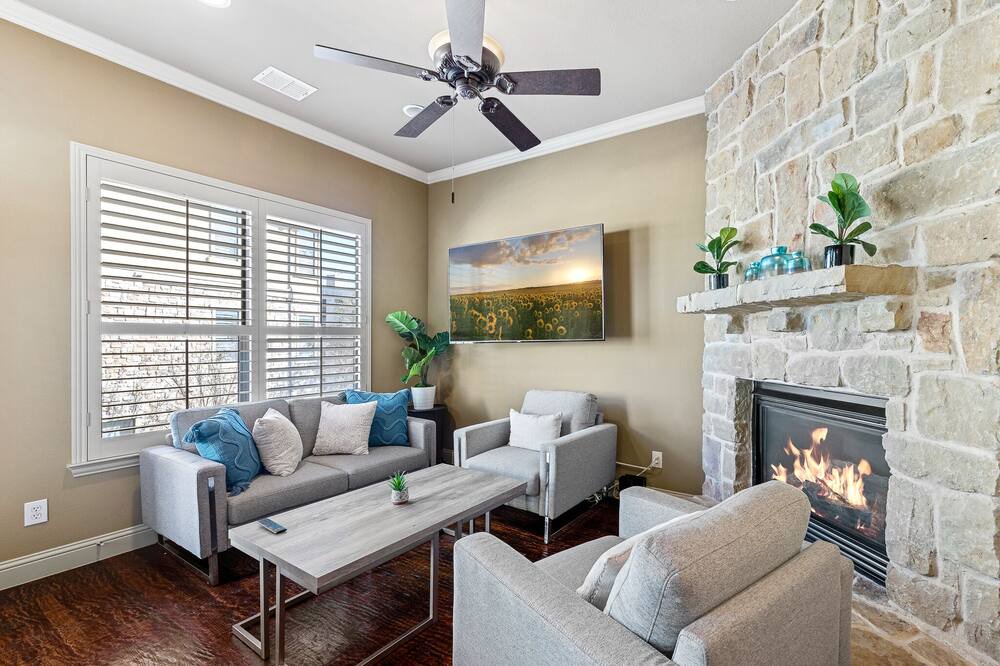 Photo of Livingroom in Legacy Park