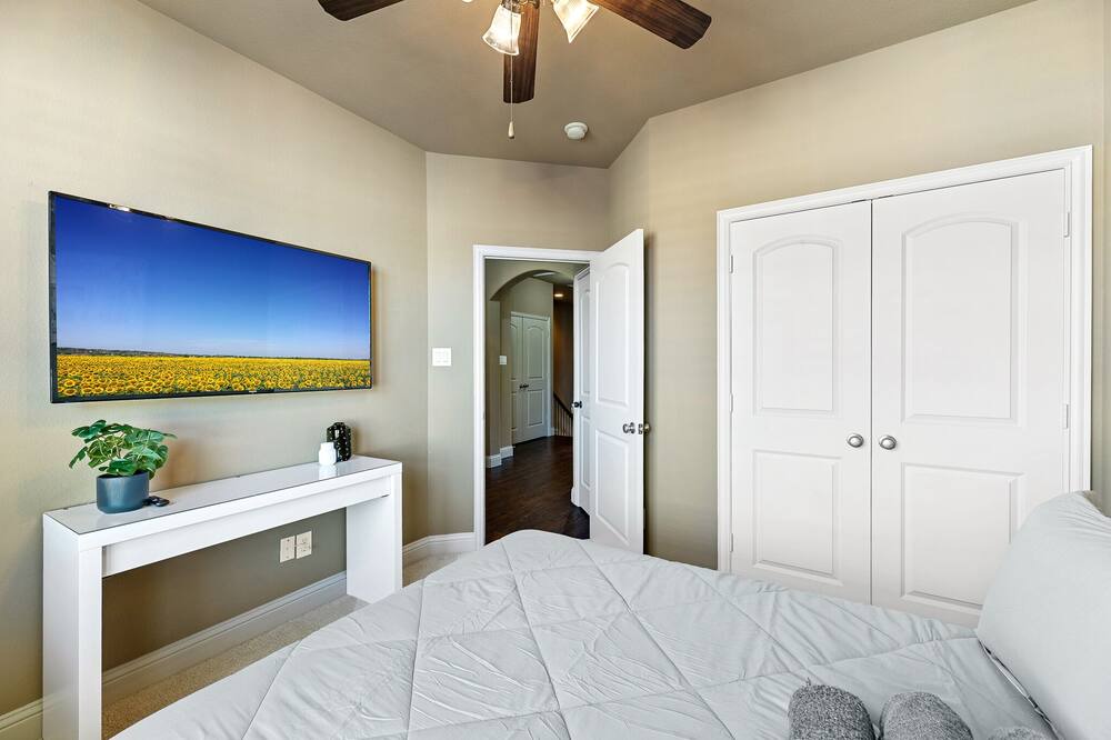 Photo of Bedroom in Legacy Park