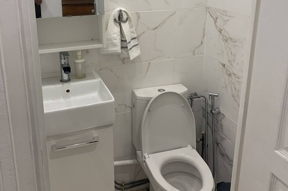 Photo of Bathroom in Villeneuve-Saint-Georges