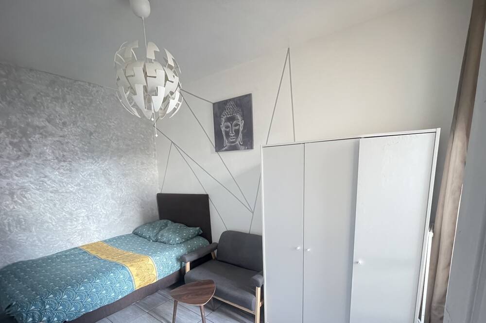 Photo of Bedroom in Villeneuve-Saint-Georges