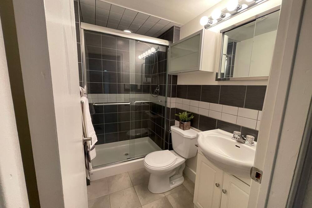 Photo of Bathroom in Byron
