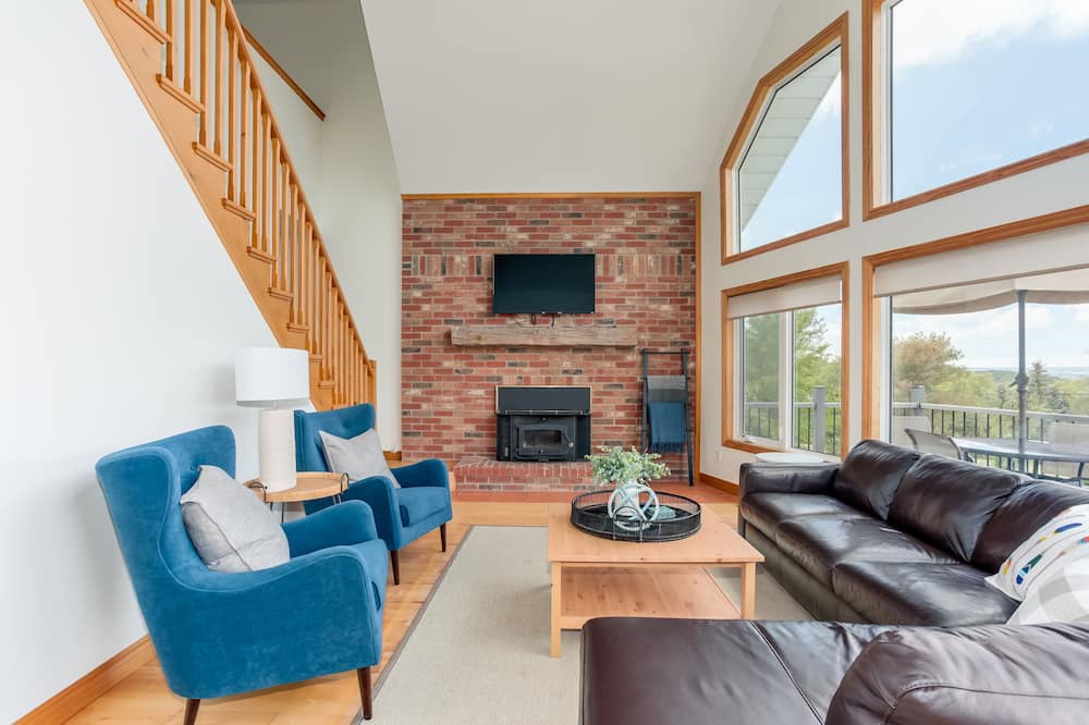 Photo of Livingroom in Meaford