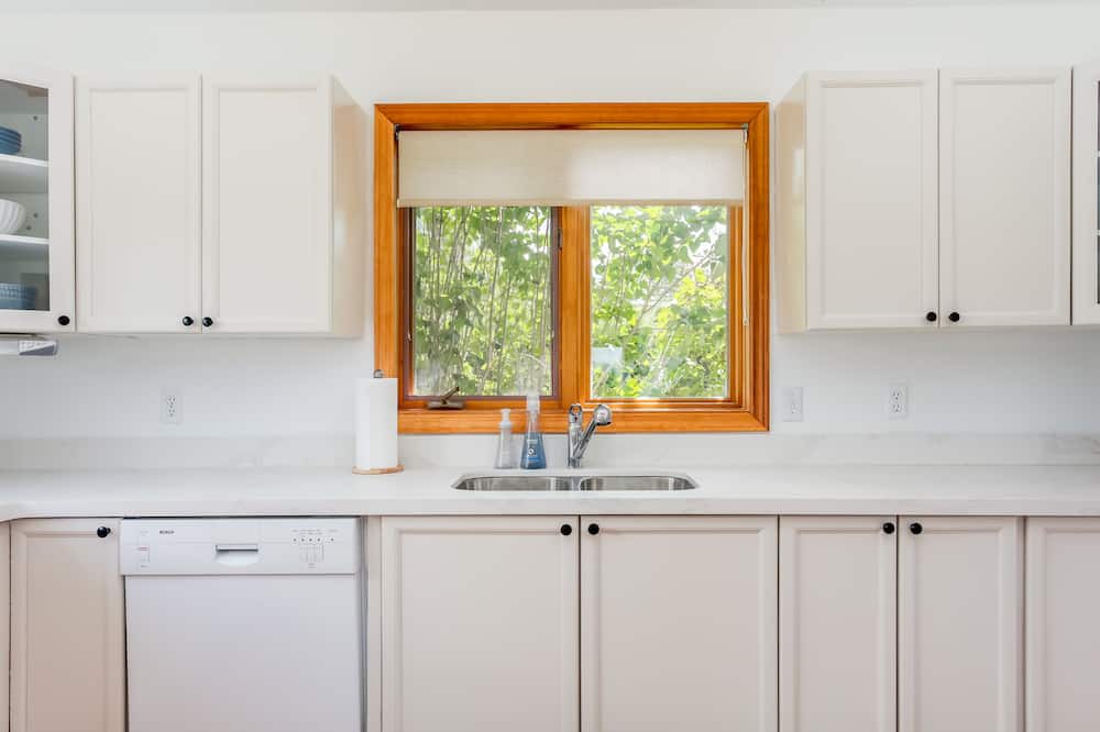 Photo of Kitchen in Meaford
