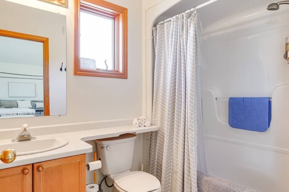 Photo of Bathroom in Meaford