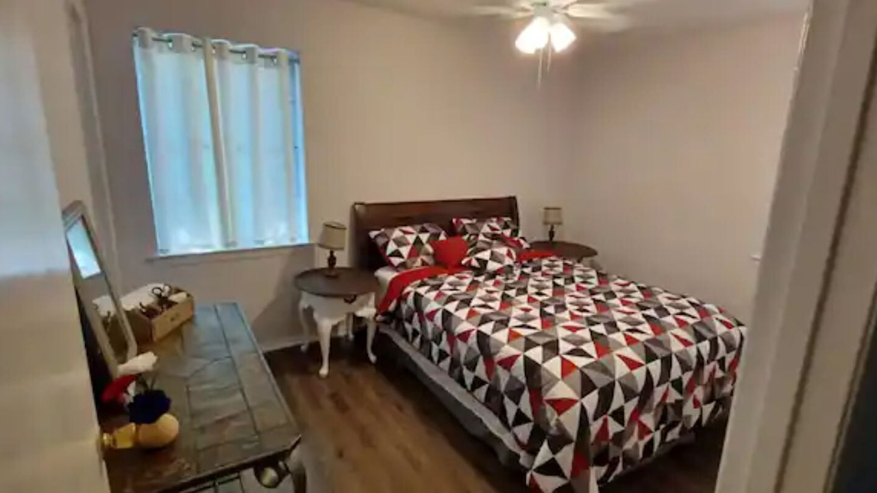 Photo of Bedroom in Shady Shores