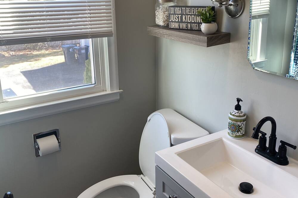 Photo of Bathroom in Seymour