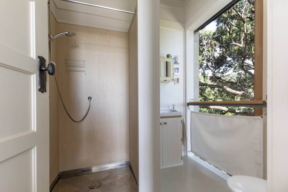 Photo of Bathroom in Piha