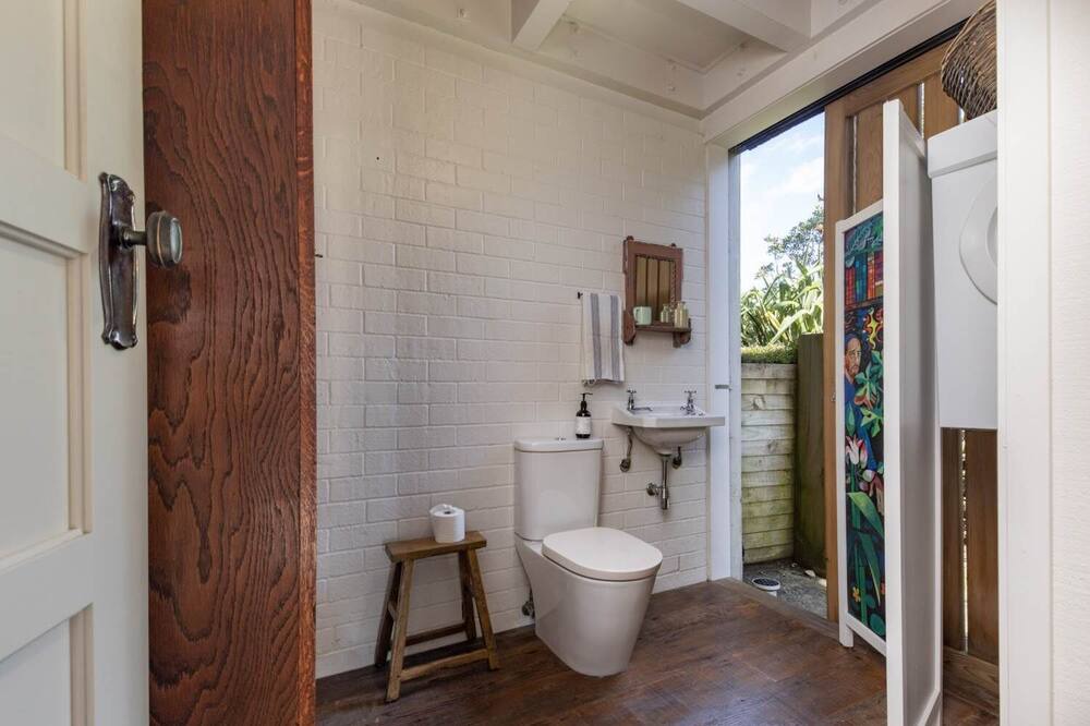 Photo of Bathroom in Piha