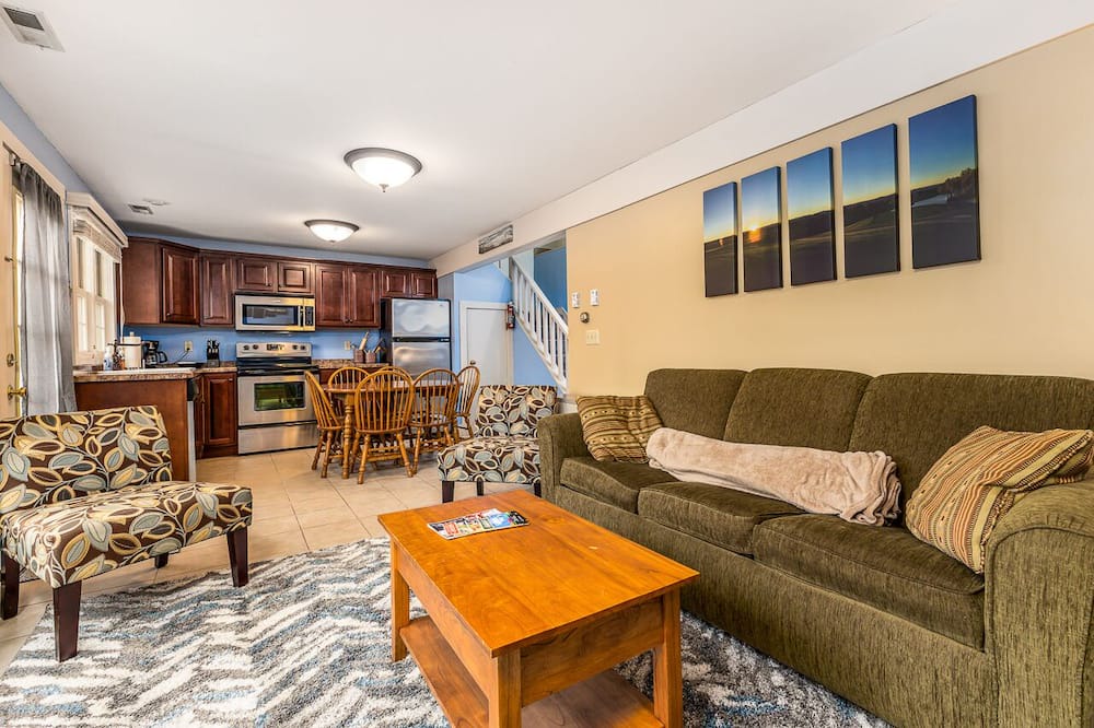 Photo of Livingroom in The Galena Territory