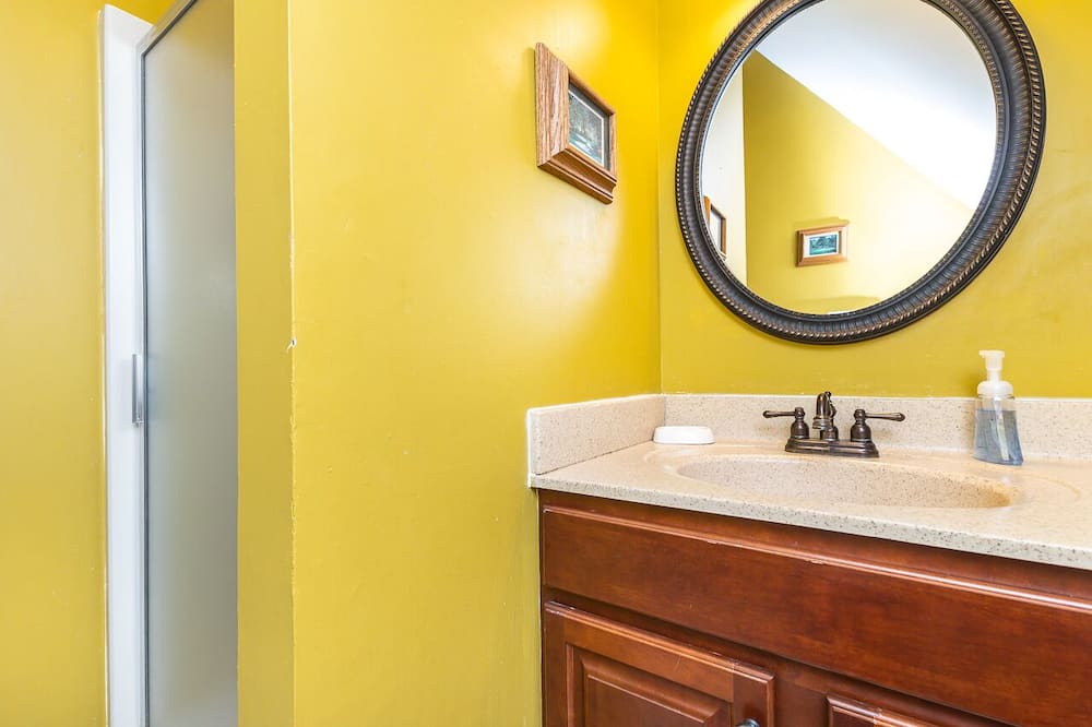 Photo of Bathroom in The Galena Territory