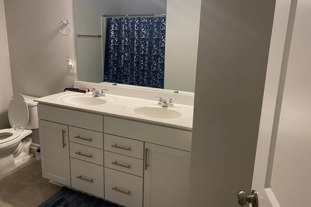Photo of Bathroom in Dacula