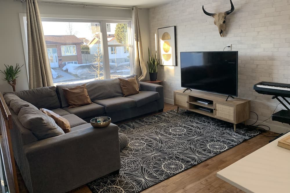 Photo of Livingroom in Laval
