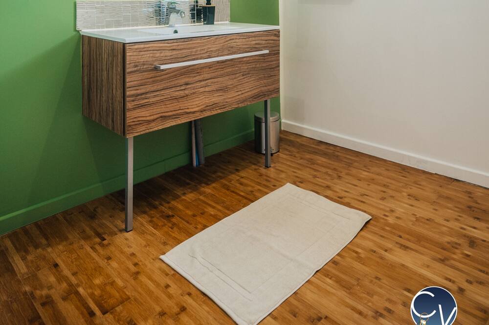 Photo of Bathroom in La Bruguiere