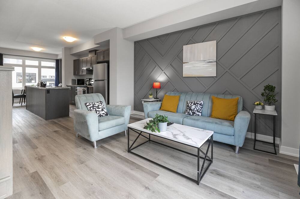 Photo of Livingroom in Ancaster