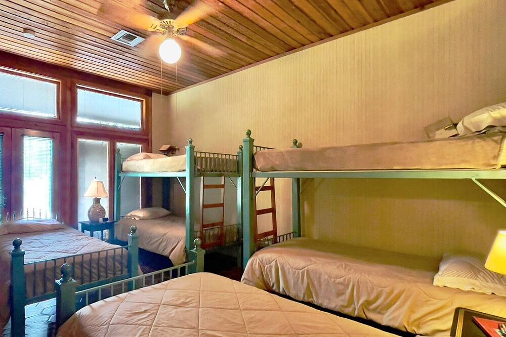 Photo of Bedroom in Negreet