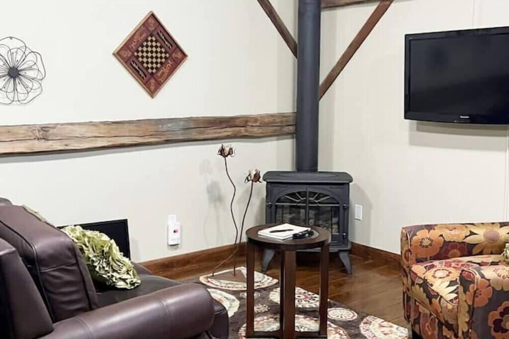Photo of Livingroom in Guelph/Eramosa