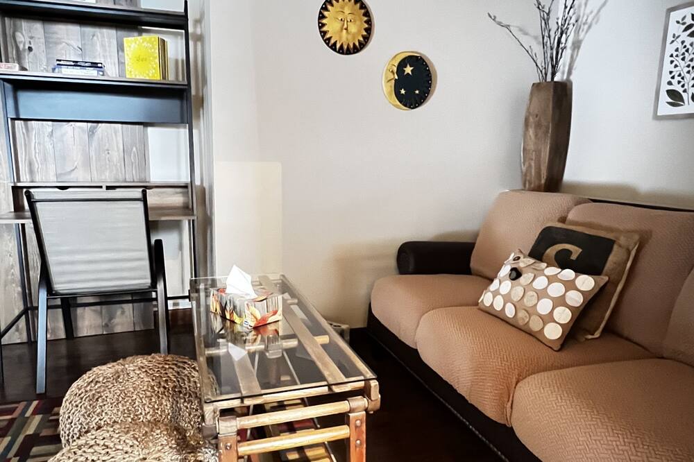 Photo of Livingroom in Guelph/Eramosa