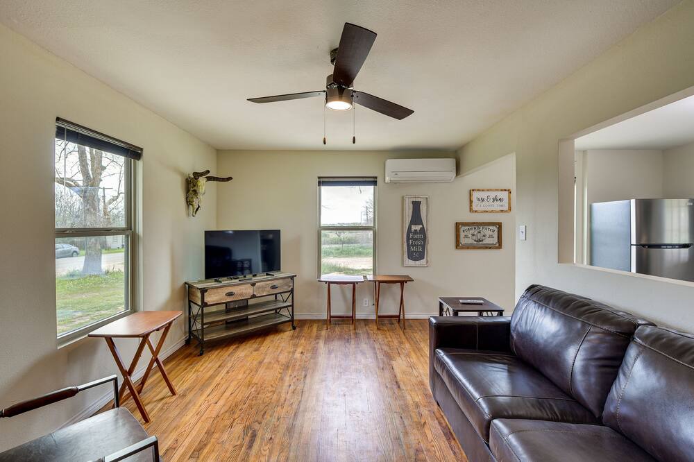 Photo of Livingroom in Hico