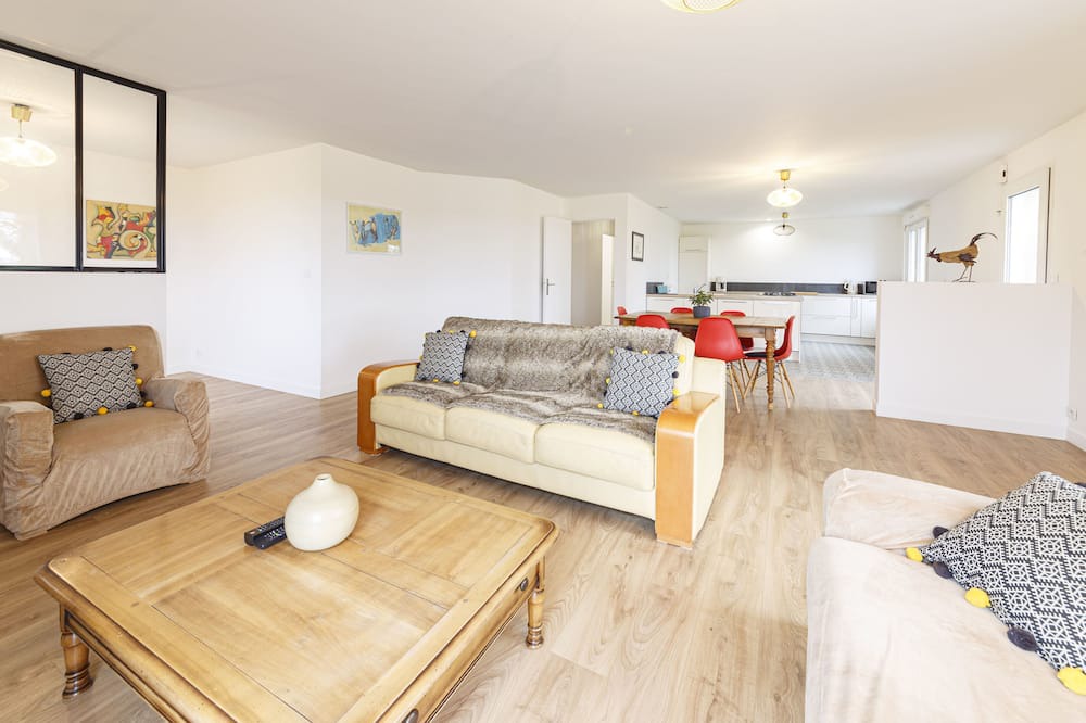 Photo of Others in Saint-Jean-sur-Mayenne