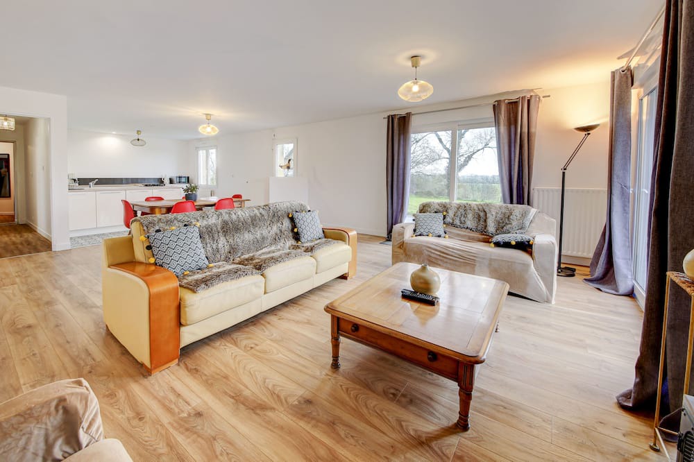 Photo of Others in Saint-Jean-sur-Mayenne