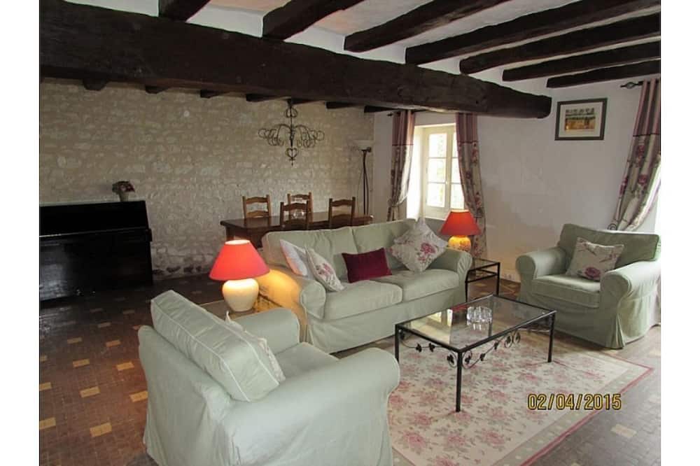 Photo of Livingroom in Chaumussay