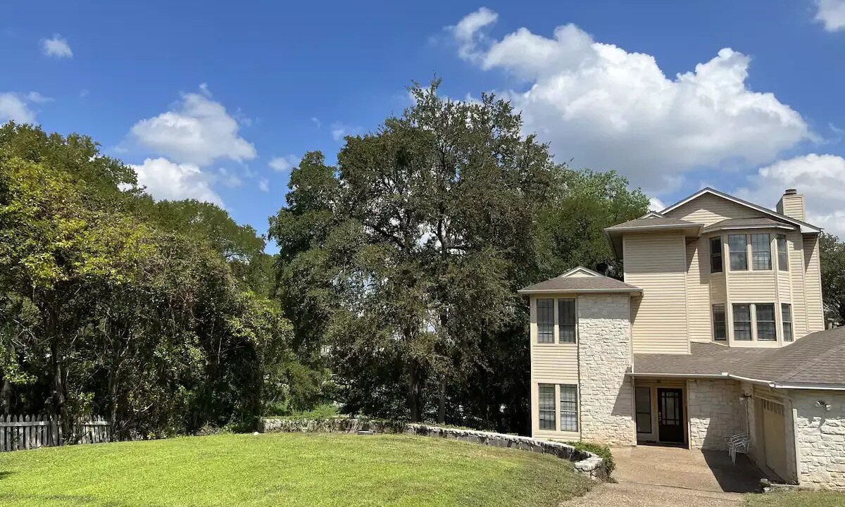 Photo of Outdoor in West Lake Hills