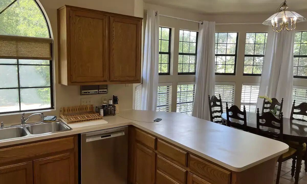Photo of Kitchen in West Lake Hills
