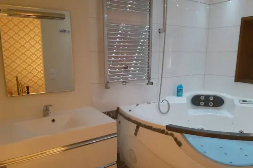 Photo of Bathroom in Lunel