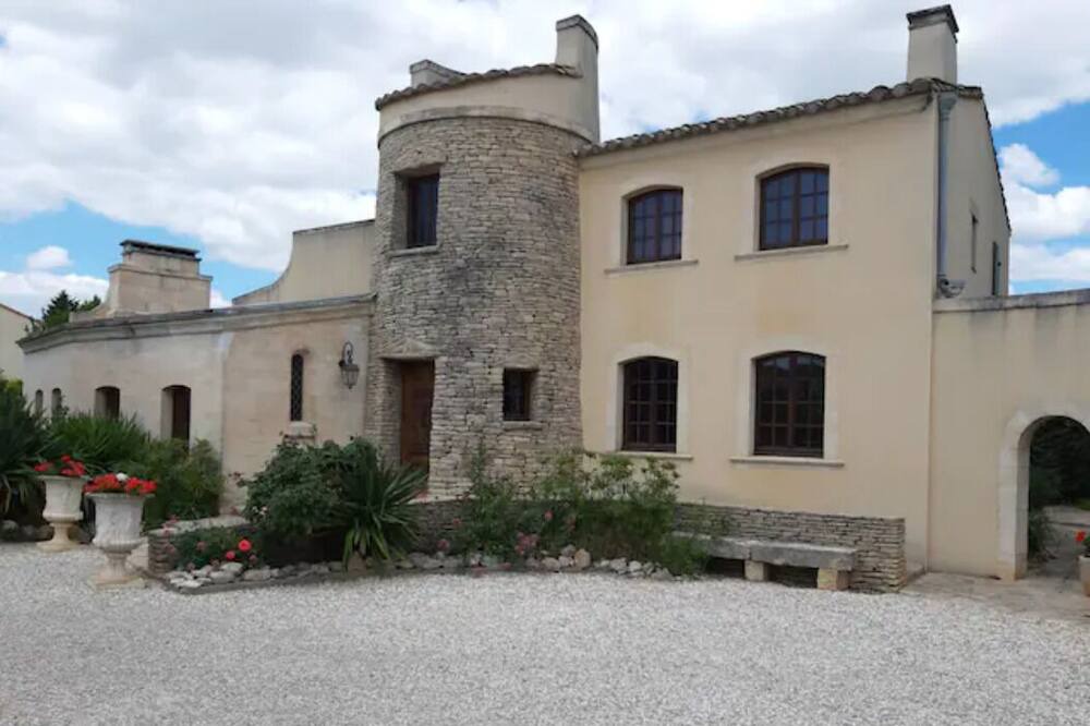Photo of Outdoor in Lunel