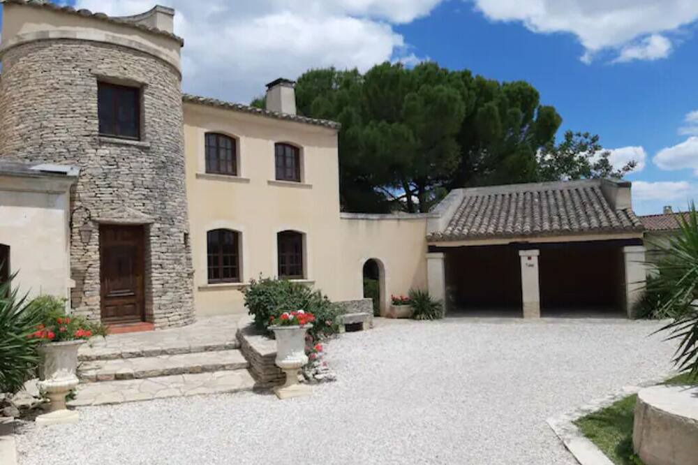 Photo of Outdoor in Lunel