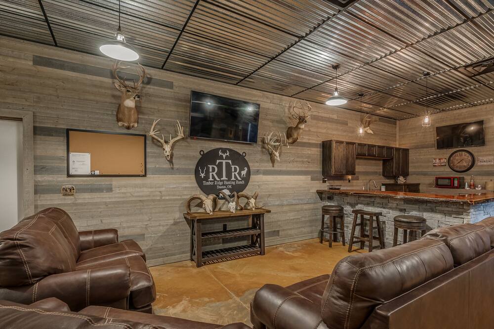 Photo of Livingroom in Hughes County