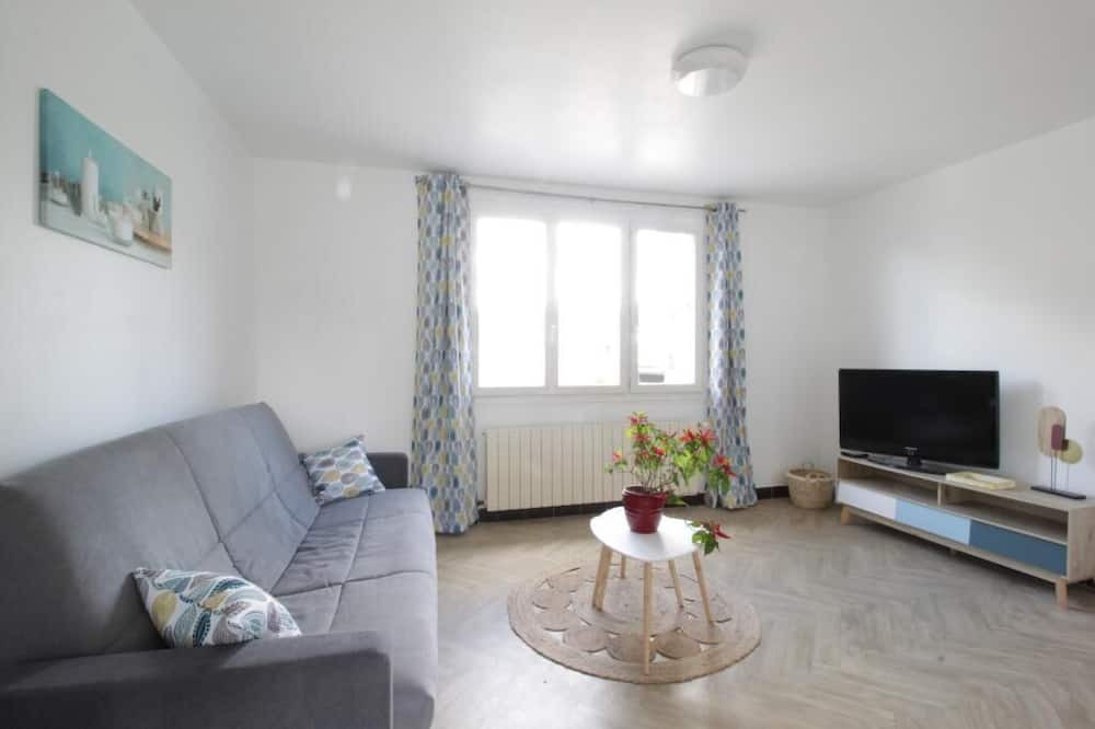 Photo of Livingroom in La Selle-en-Hermoy