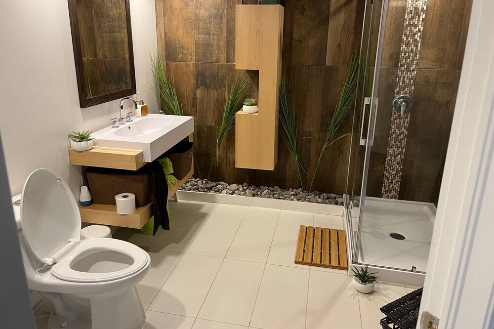 Photo of Bathroom in Desjardins