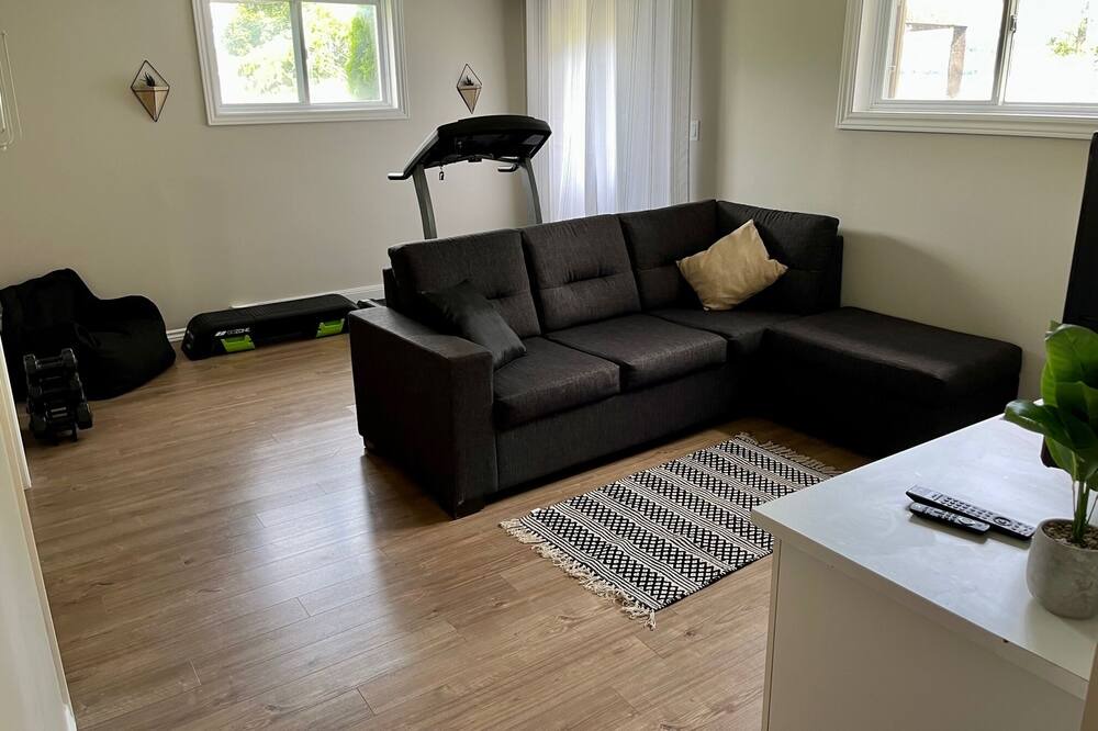 Photo of Livingroom in Desjardins