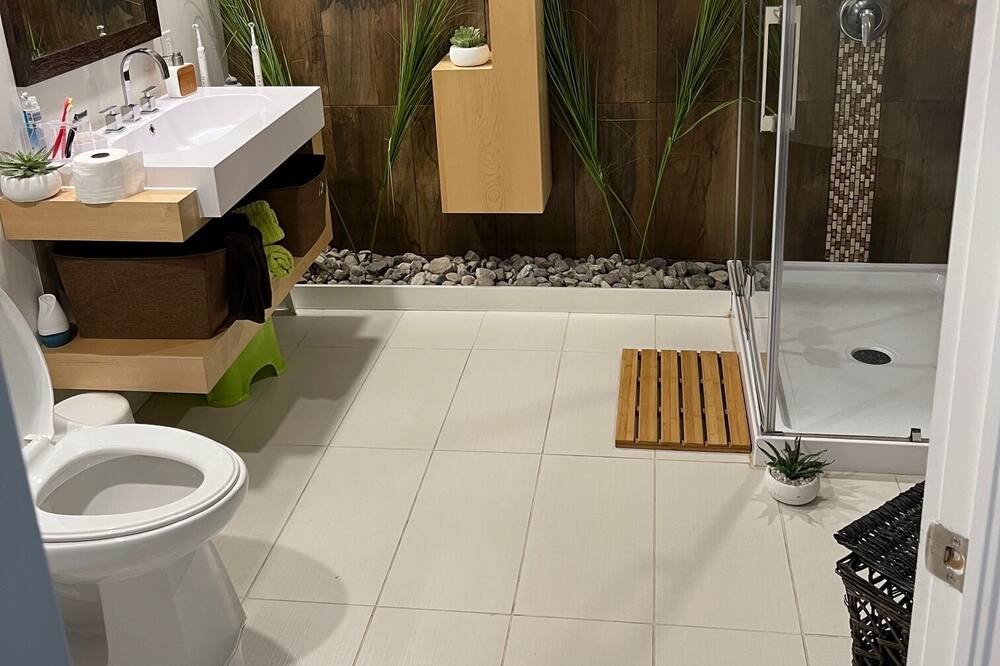 Photo of Bathroom in Desjardins